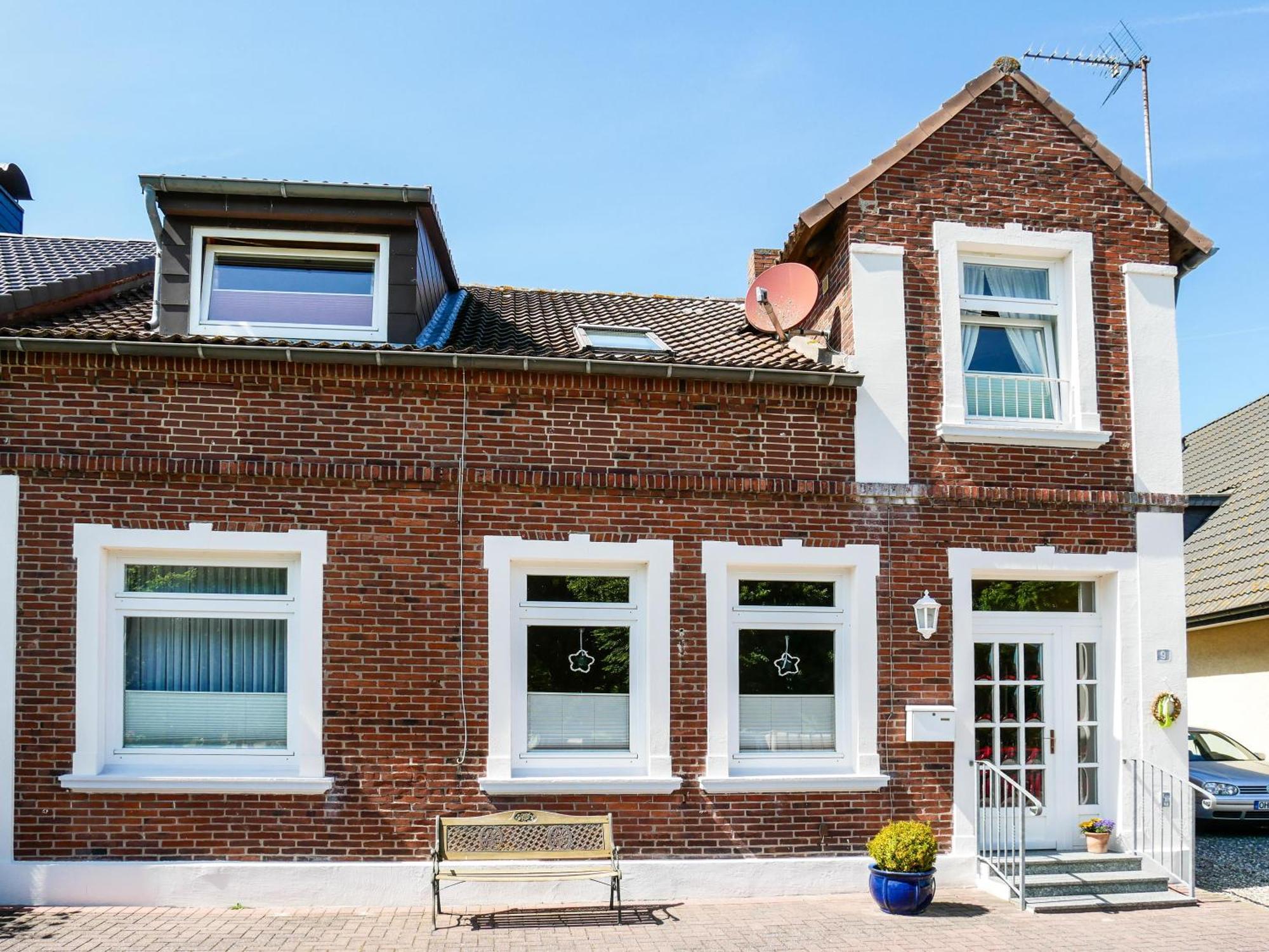 Ferienwohnung Am Dorfteich Fehmarn Exterior photo