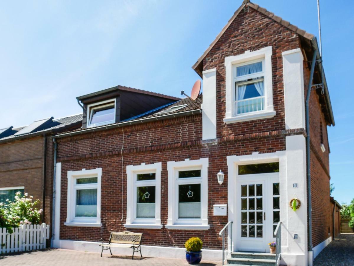 Ferienwohnung Am Dorfteich Fehmarn Exterior photo